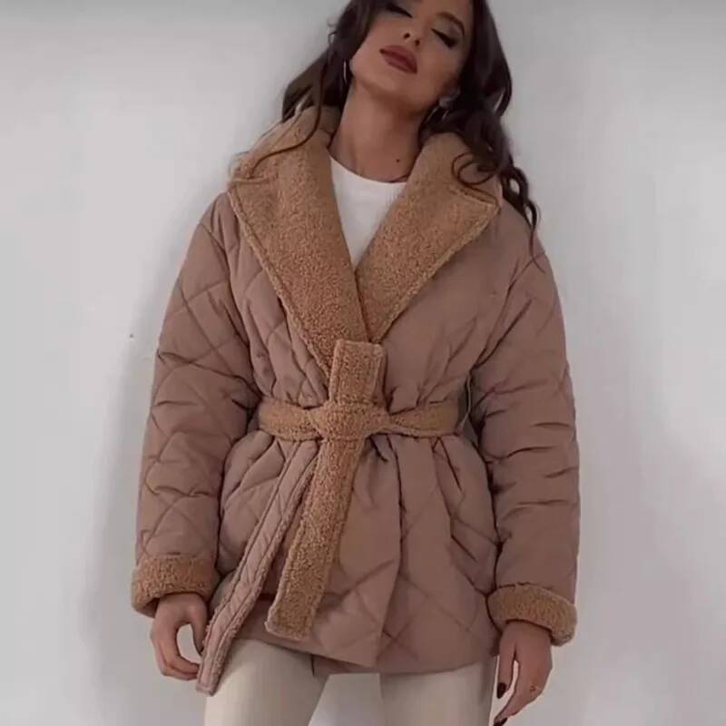 Elegant Quilted With Faux Fur  - Street Fashion England 评论和价格
